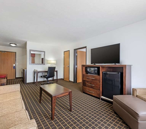 Best Western Plus Eagleridge Inn & Suites - Pueblo, CO