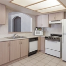 Ramada by Wyndham Bakersfield North - Hotels