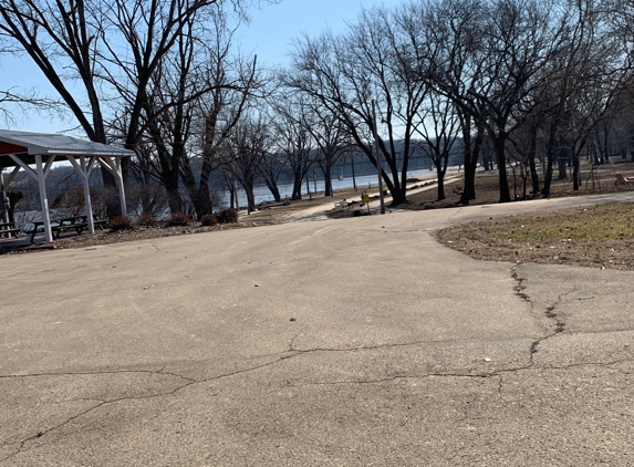 Miller Riverview Park & Campground - Dubuque, IA