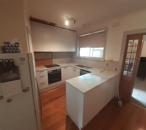 MITCH'S KITCHENS