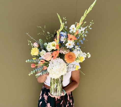 English Garden - Westlake Village, CA. Memorial Flower Arrangement