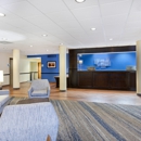 Holiday Inn Express Griffith Hall - Hotels
